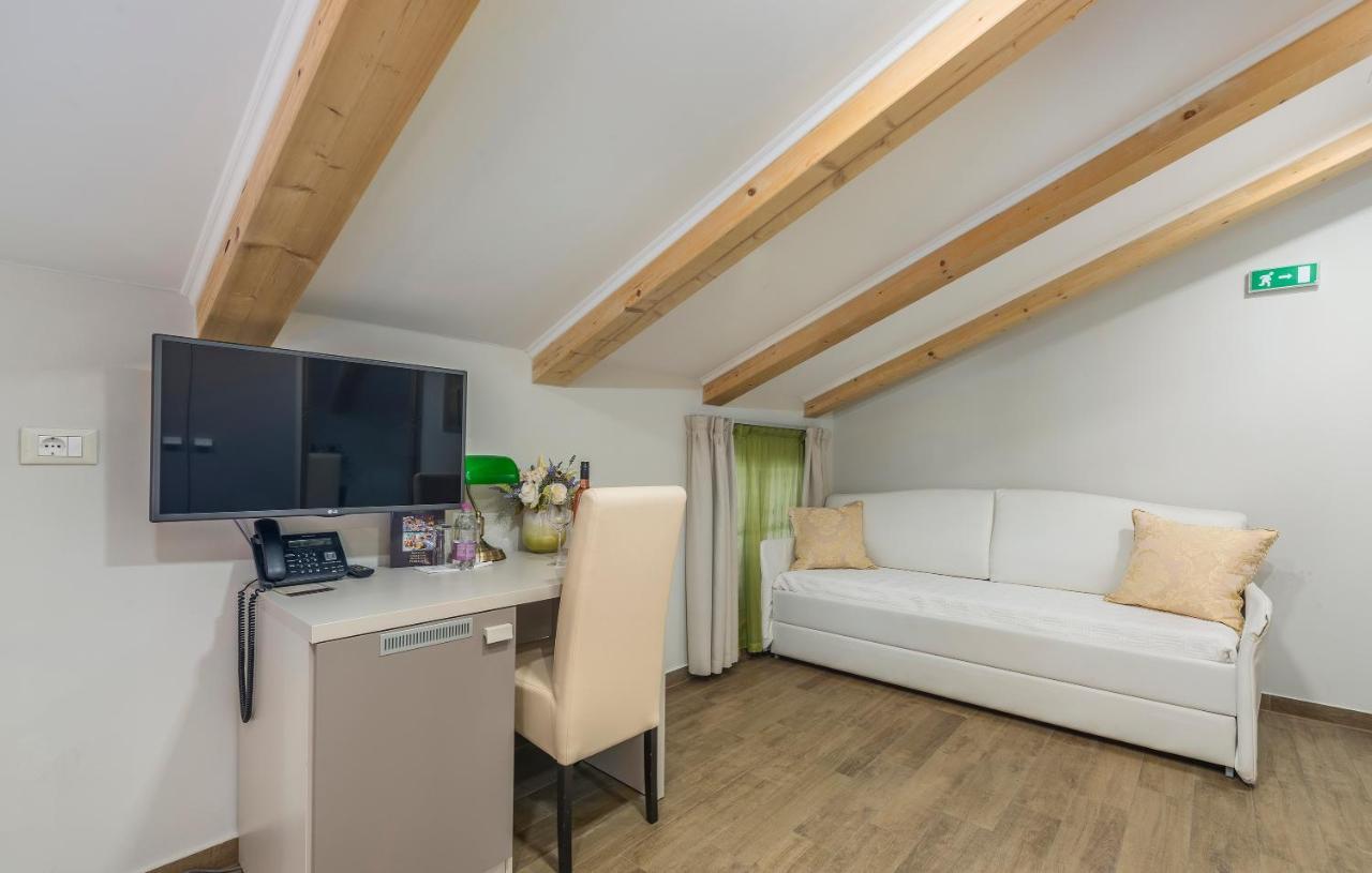 Boutique Hotel Melissa Poreč Buitenkant foto